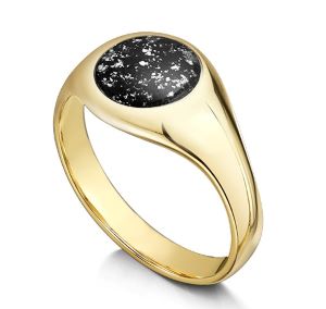 "Signet ring in gold with a black stone"