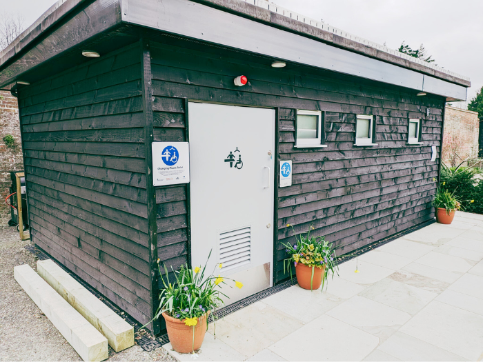A public toilet photograph