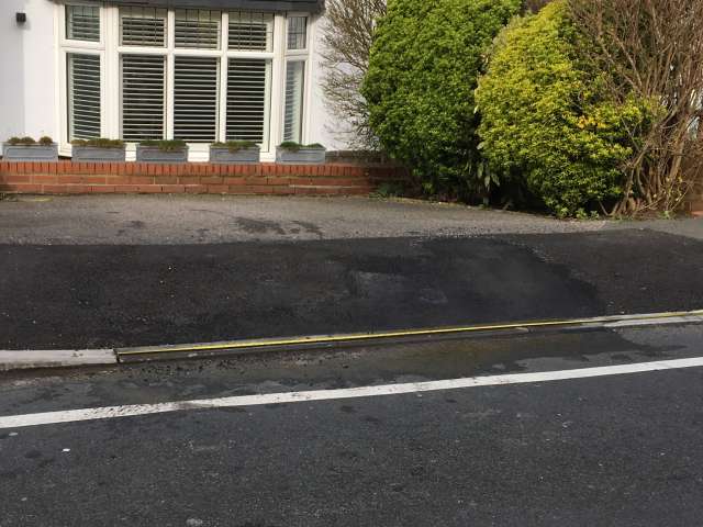dropped kerb crossing