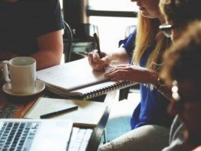 freelancers having a meeting in a coffee bar