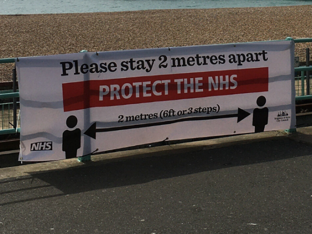 Stay 2 metres apart banner