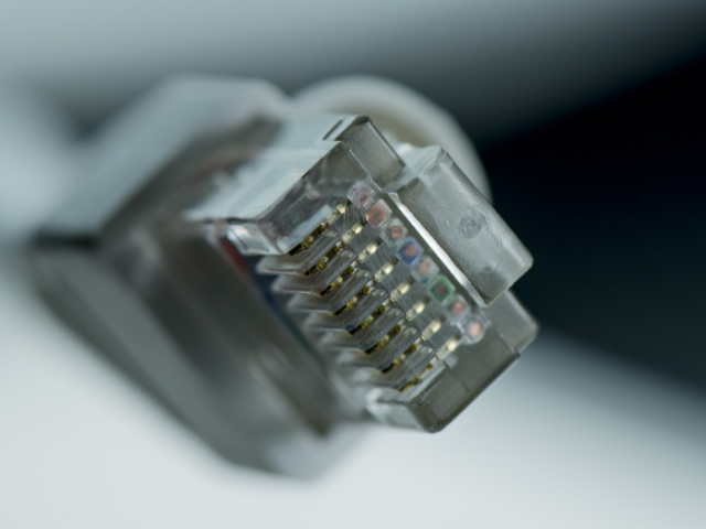A broadband connector cable