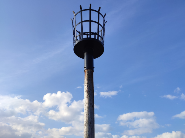 Picture of the unlit beacon on Hove seafront