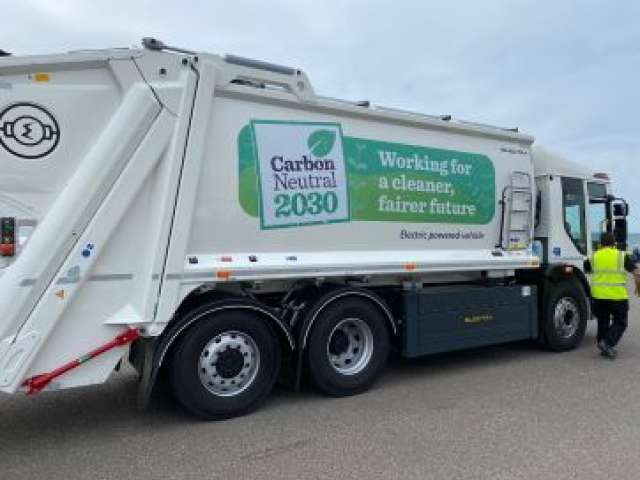 Electric refuse collection lorry