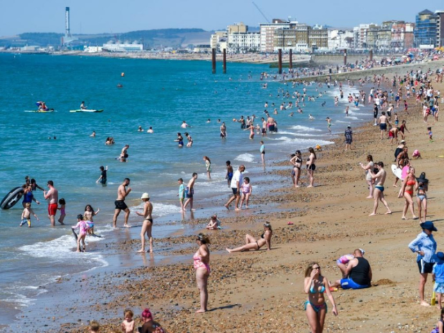 Image of a busy Brighton beach