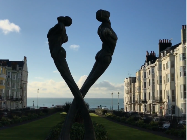 photo of AIDS memorial in the New Steine