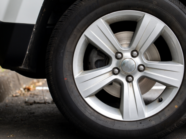 a photo of a car tyre